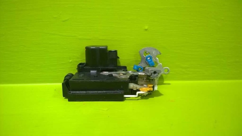 06 07 08 FORENZA PASSENGER RIGHT FRONT DOOR LOCK LATCH ACTUATOR OEM 3863-23