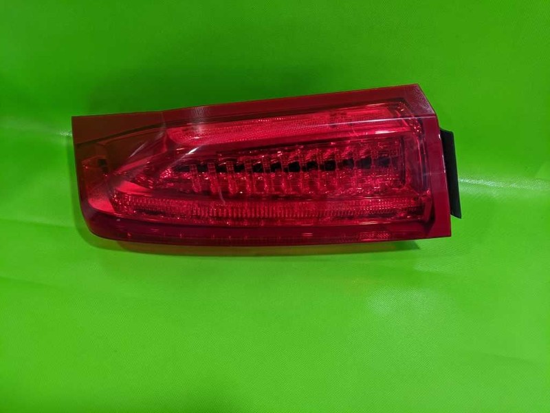 13 14 15 16 17 18 ATS PASSENGER RIGHT TAILLIGHT LAMP OEM 3666-47