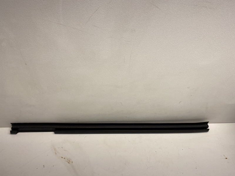 2011-2014 FORD EDGE RIGHT FRONT DOOR WINDOW SILL RUBBER MOLDING STRIP INSIDE OEM