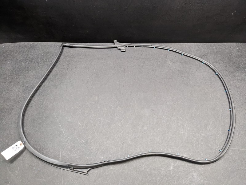 Front Right Door Weatherstrip 2017 Infiniti QX50 80830-1BA1A 2008 2013- 2016