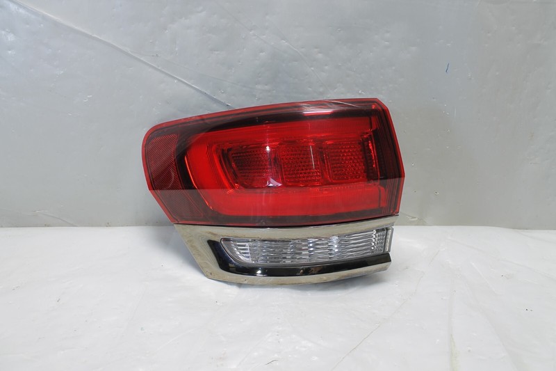 2014-2021 JEEP GRAND CHEROKEE LEFT DRIVER SIDE OUTER TAIL LIGHT NICE OEM