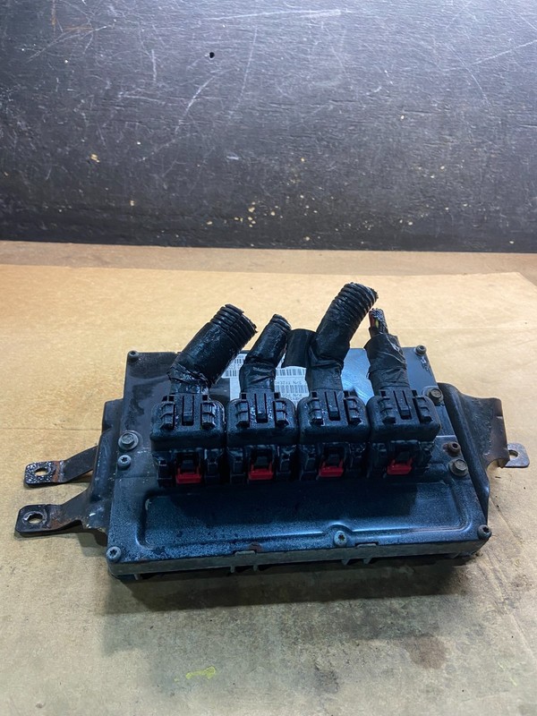 2008 2009 Caravan Town & Country 3.3L Engine Control ECM p68044554ab Y4484 DG