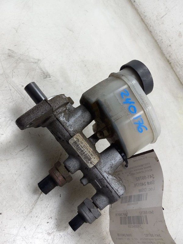 01-07 TOYOTA SEQUOIA LIMITED 4.7L RWD AT BRAKE MASTER CYLINDER