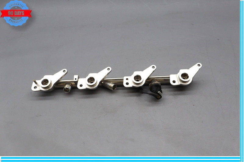12-18 Mercedes CLS550 W218 Right Side Fuel Injection Rail Line W/o Injectors Oem