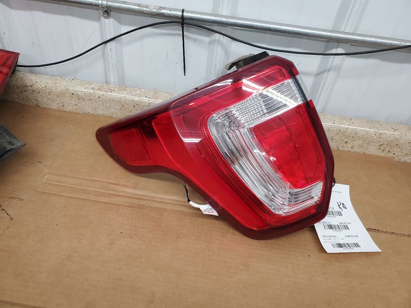 Driver Tail Light Without Police Package Clear Lens Fits 16-19 EXPLORER 291637