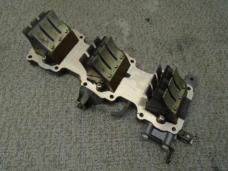 INAKE MANIFOLD 1 & REED VALVE 688-13641-00-94 YAMAHA OUTBOARD '89-2000 75-85 #1