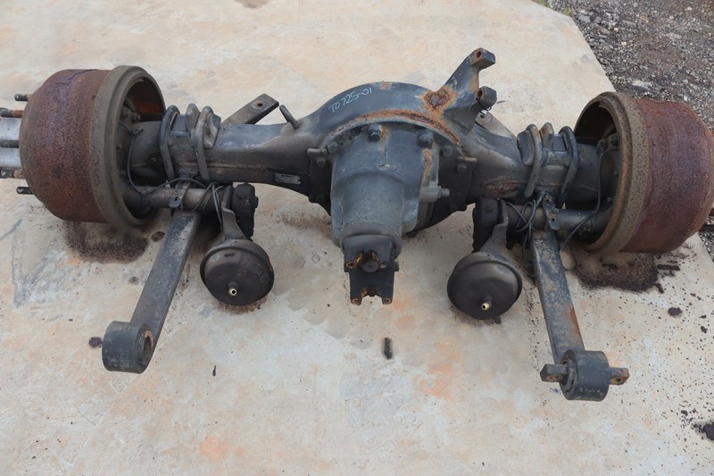 2008-2017 FREIGHTLINER CASCADIA 125 REAR SECOND DRIVE AXLE RATIO 3.36 OEM