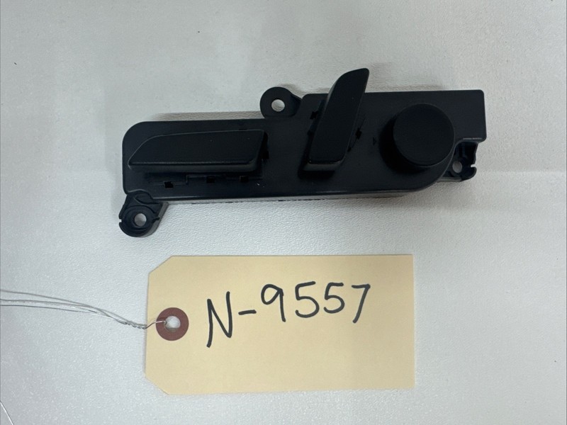 Tesla 3 Y Front Left Driver Side Seat Control Switch 1098529-00-FN-9557 B124