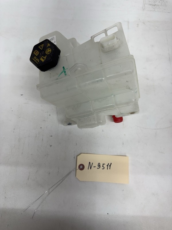 Tesla Model Y Supermanifold Coolant Bottle 1506803-00-E 9511 M22