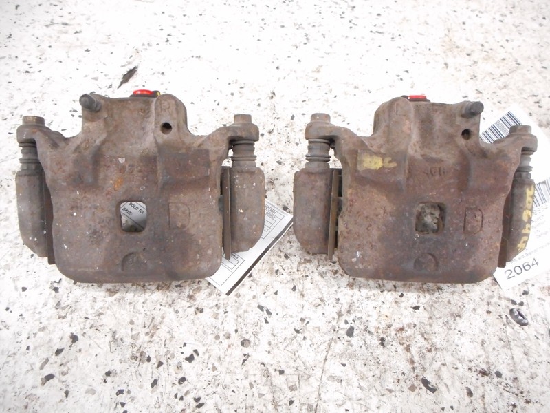 03-05 Infiniti G35 Front Brake Caliper Pair Left Right OEM 350Z
