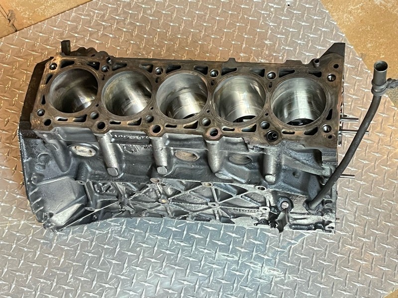 02-06 Mercedes Dodge Freightliner Sprinter T1N OM612 OM647 Engine Motor Block