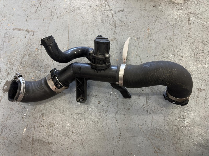 Used Oem Land Rover Intercooler Inlet Tube Pipe Hose 18-2019 Range Rover Evoque
