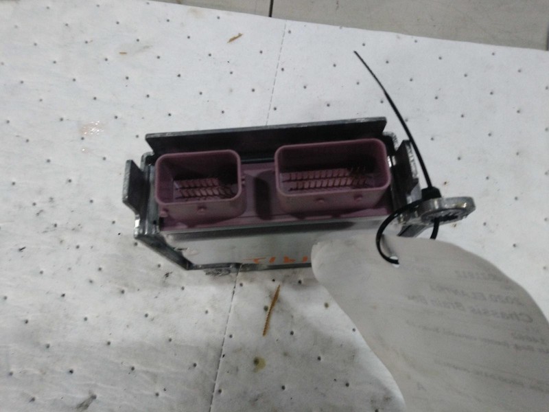 Used Air Bag Module fits: 2020 Hyundai Elantra Air Bag center console Sedan 2.0