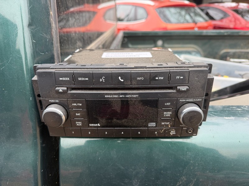 CARAVAN & TOWN & COUNTRY OEM RADIO CD PLAYER STEREO RECEIVER DISPLAY SCREEN
