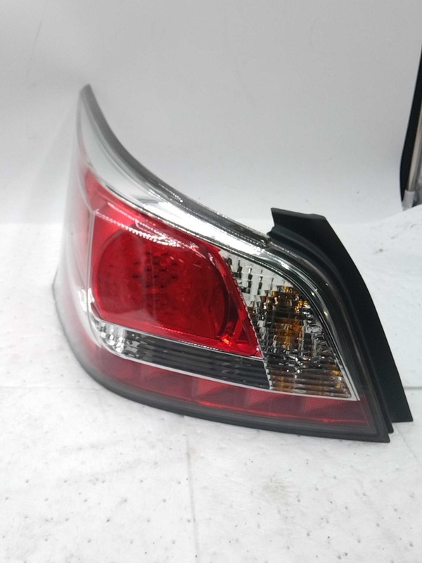 Used Left Tail Light Assembly fits: 2015 Nissan Altima quarter panel mounted Sdn