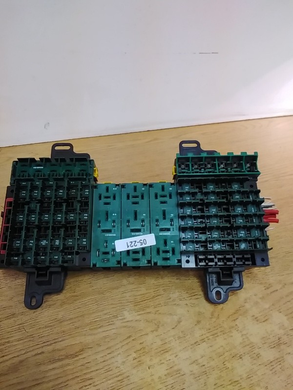 Volvo Fuse Block Rev D R60995-002