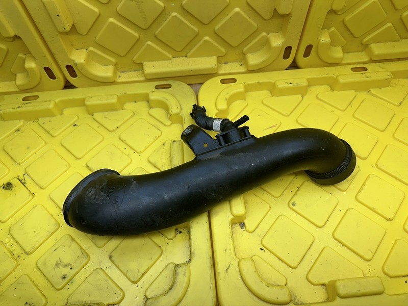2011-2015 BMW E88 E90 E92 135 335 N55 Engine Charge Air Intake Duct Pipe Boot