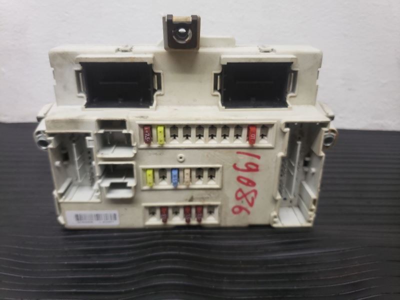 14 Jeep Cherokee BCM Body Control Module Halogen Headlamps OEM 68141879AF