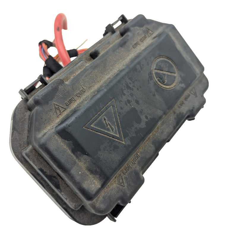 2013-2018 BMW F30 320i 328i Front Power Distribution Fuse Relay Box 61149224879
