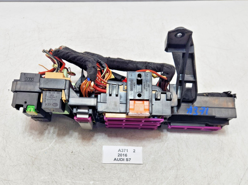 ✅ 12-18 OEM Audi RS7 A6 A7 S6 S7 Rear Trunk Fuse Box Relay Junction Block