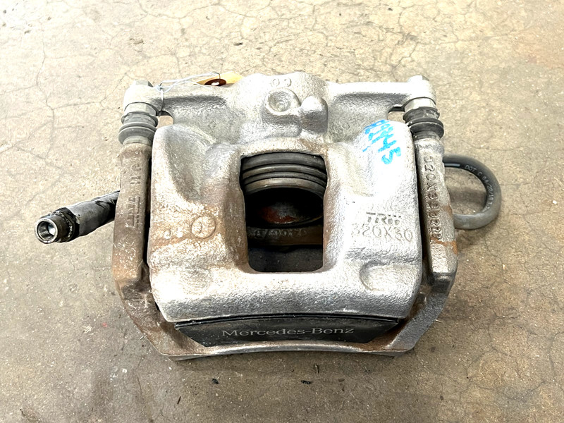⭐14-19 MERCEDES-BENZ CLA250 FWD FRONT LEFT DRIVER SIDE BRAKE CALIPER OEM LOT2745