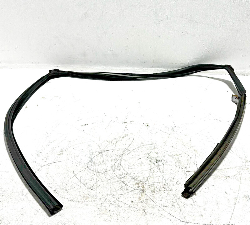 HONDA ACCORD 2018-23 REAR PASSENGER SIDE DOOR WINDOW GLASS RUN CHANNEL SEAL OEM