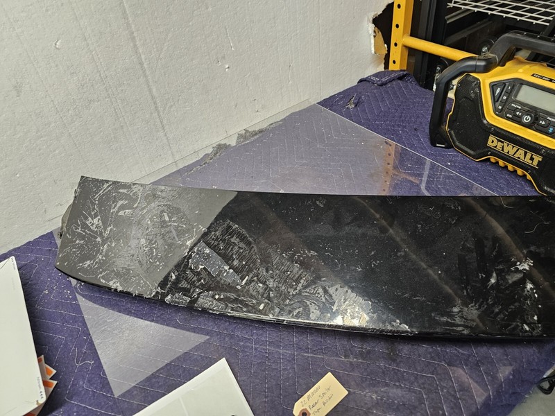 2019 - 2022 NISSAN MURANO OEM REAR LIFTGATE ROOF AIR SPOILER Tape Residue On It