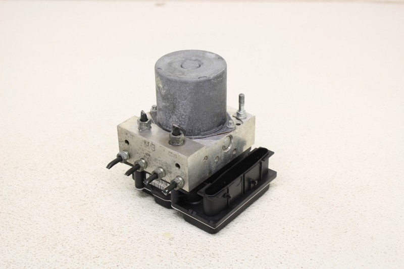 Subaru STI ABS Module Anti Lock Hydraulic Brake Pump Unit 43k Miles Oem 2013