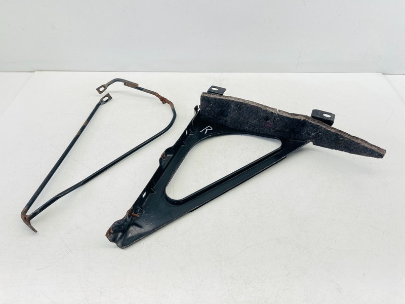 2006-2009 Pontiac Solstice Fender Bracket Support Upper Right Passenger Side OEM
