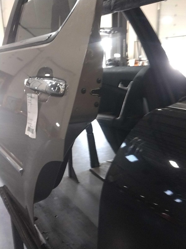 Cadillac Escalade 2007-2009 Left Rear Door Brown 525492 1368