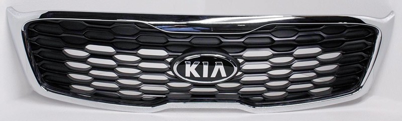 OEM Kia Sorento Grille 86380-C6500 Corner Chipped Chrome Scratches