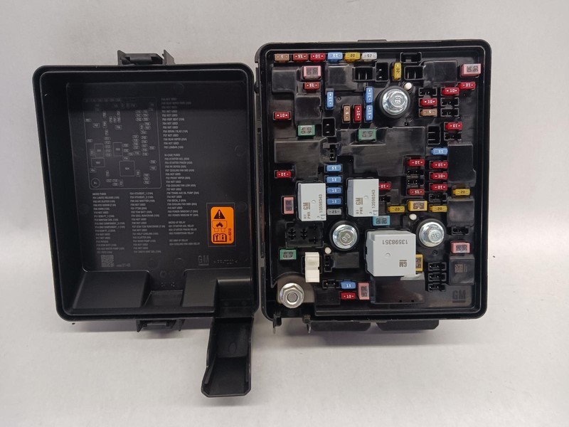 24 CHEVROLET TRAX Engine Fuse Box 1.2L FWD OEM