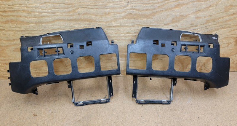 2004 - 2006 BMW E61 E60 Front Bumper RH & LH Brackets