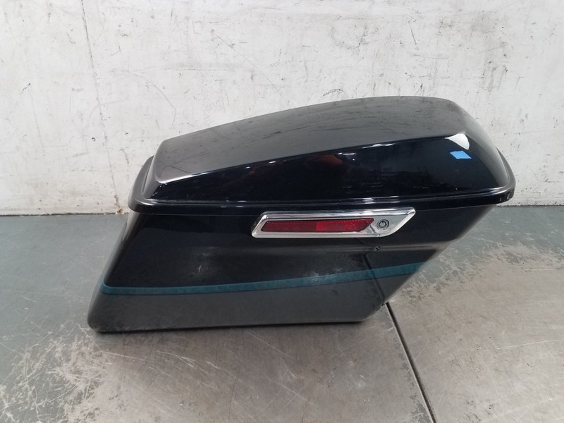 2015 14 16 Harley CVO Ultra Right Saddle Bag / Lid #3551 P3