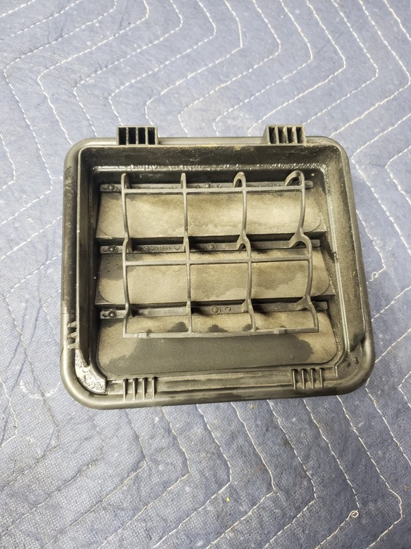 2017-2019 Hyundai Elantra Rear Right Quarter Panel Pressure Vent 97510-D3000 OEM