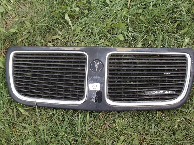 Pontiac Vintage Black Grille Insert with Emblem 22534356 *FREE SHIPPING*