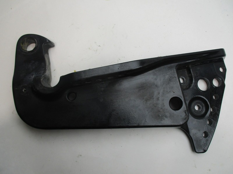 3425-828333A09 Mercury Mariner DFI EFI 135-250Hp Right Starboard Transom Bracket