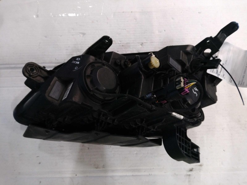 2016 Chevrolet Trax Right Headlight Assembly Black OEM 517657 Used 139K