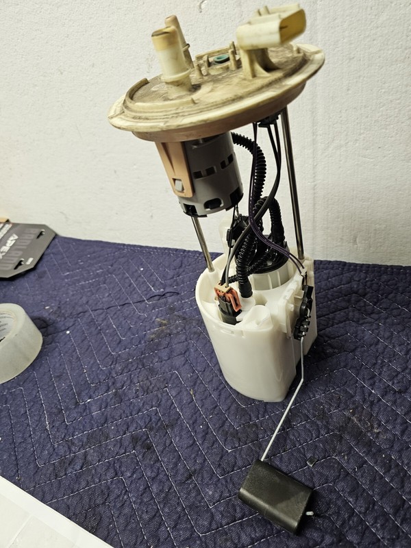Fuel Pump Assembly Gasoline 33 Gallon Fits 11-16 FORD E350 VAN