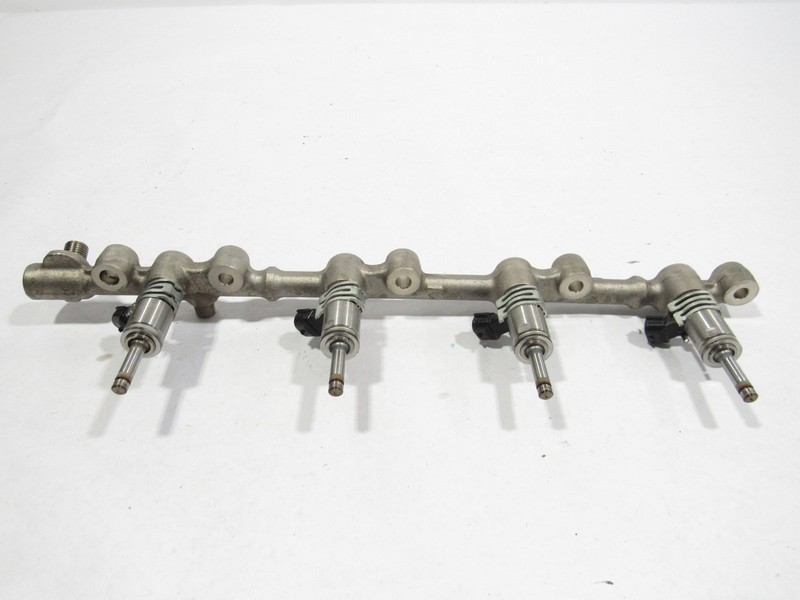 Lexus LC500 LC 500 2018 5.0L Right Engine Fuel Injector Rail W Injectors 18-21;O
