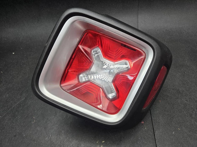 Right Tail Light Halogen 2015 Jeep Renegade 51964237DX 2016 2017