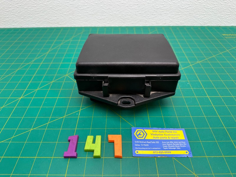 13-15 JAGUAR XJ XJR FRONT RELAY FUSE BOX OEM