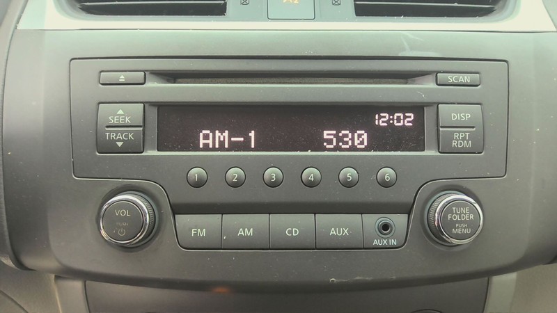 Audio & Visual Equip.(radio) NISSAN SENTRA 13 14