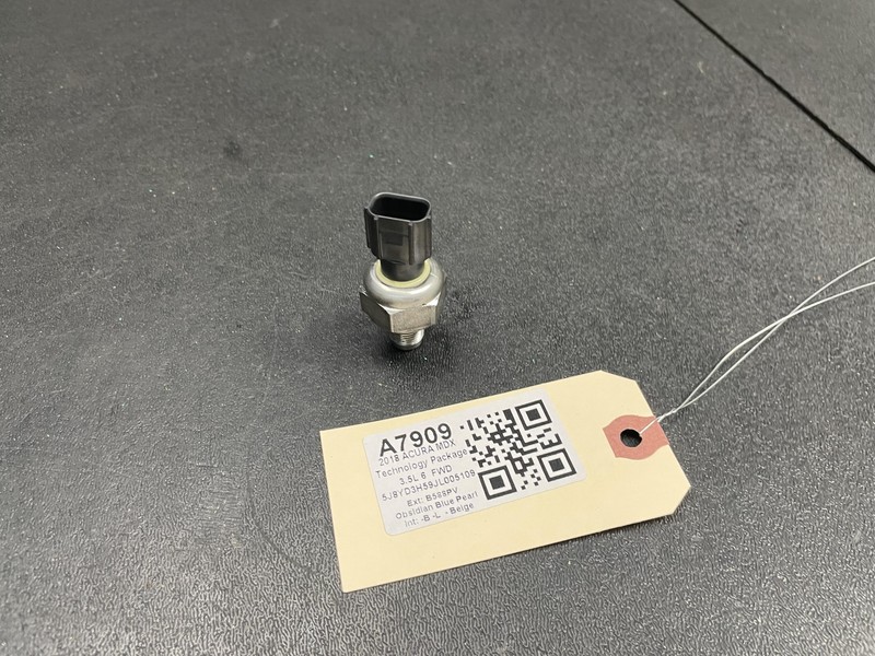 Engine Oil Pressure Sensor 2018 Acura MDX 37260-RNA-A01 2014 2015 2016 2017-2020