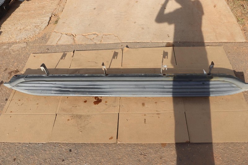 2015-2020 CHEVY/GMC SUBURBAN LEFT DRIVER SIDE RUNNING BOARD STEP PLATE OEM