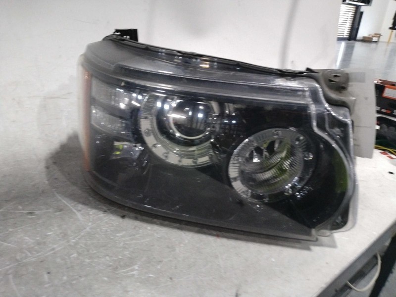 Used Right Headlight Assembly fits: 2010 Land rover Range rover sport xenon HID