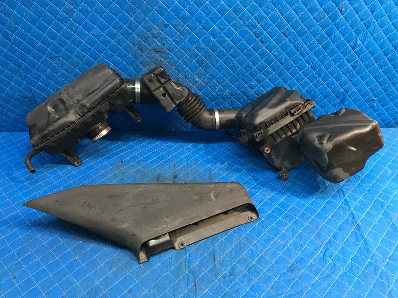 2005 SUBARU OUTBACK 3.0 WAGON AIR INTAKE FILTER CLEANER BOX ASSEMBLY OEM