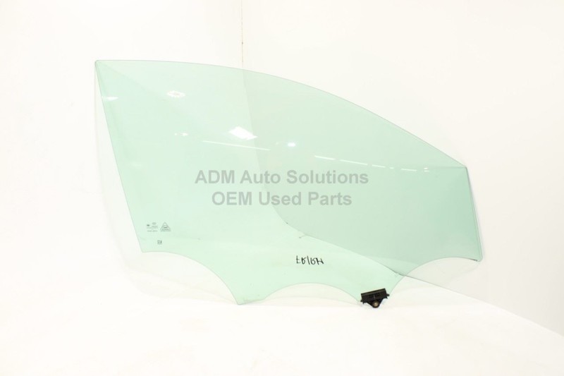 2016-2020 KIA SORENTO LX Front Right Passenger Door Glass 82420C5010 OEM