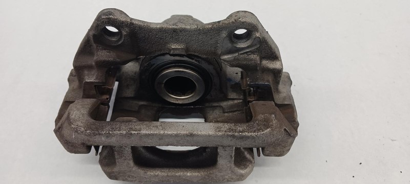2022 HONDA PASSPORT Left driver REAR Caliper OEM 13k miles 19 20 21 22 23