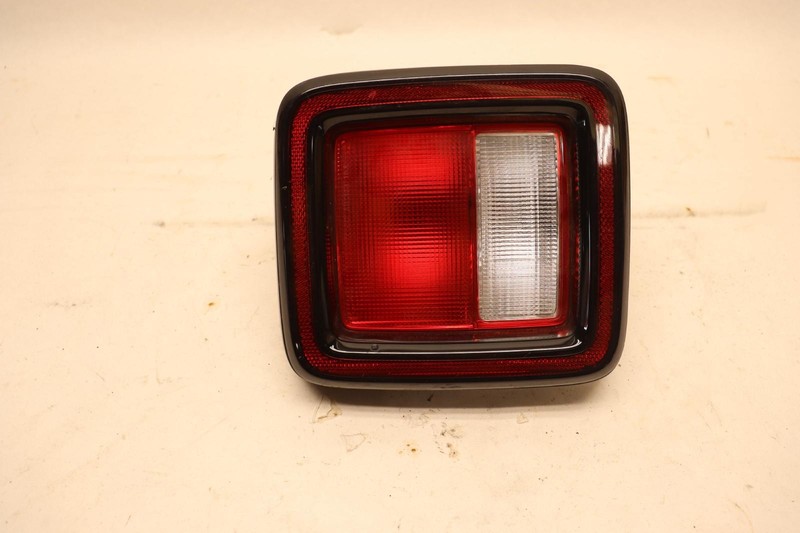 2018-2024 JEEP WRANGLER REAR RIGHT PASSENGER SIDE TAIL LIGHT LAMP OEM
